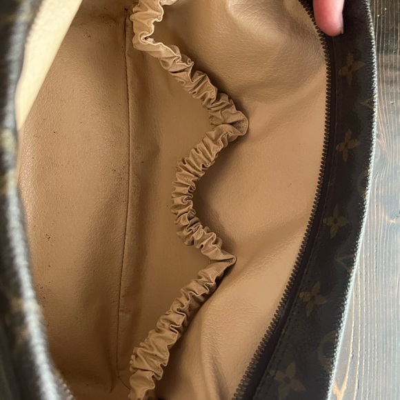 Vintage Louis Vuitton Trousse Toiletry 28 -Pre date code use - Picture 13 of 15